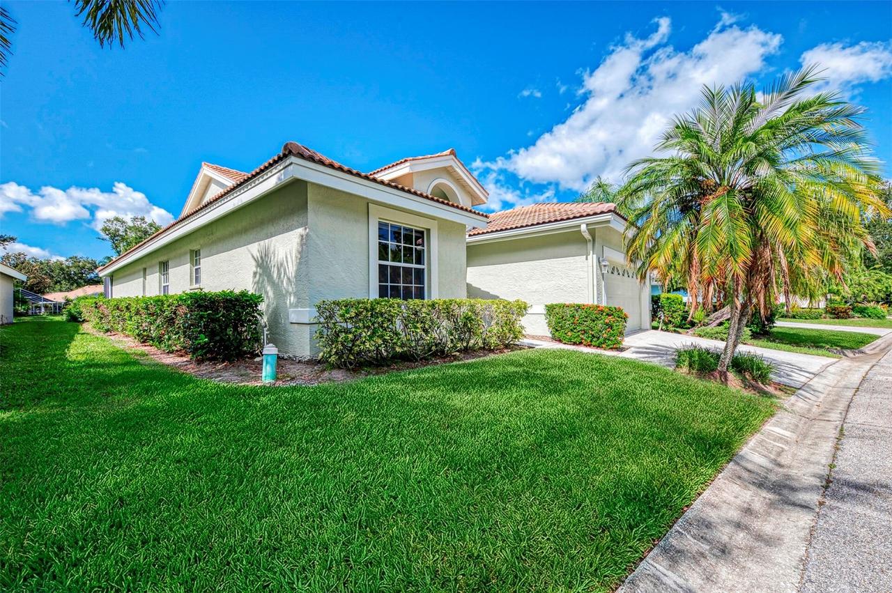 4468 Ascot Cir., Sarasota, FL 34235