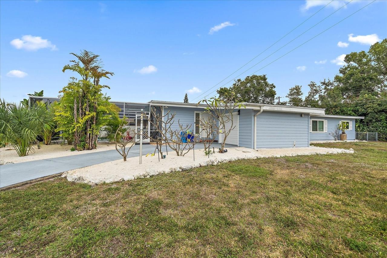 217 46th St., Bradenton, FL 34209