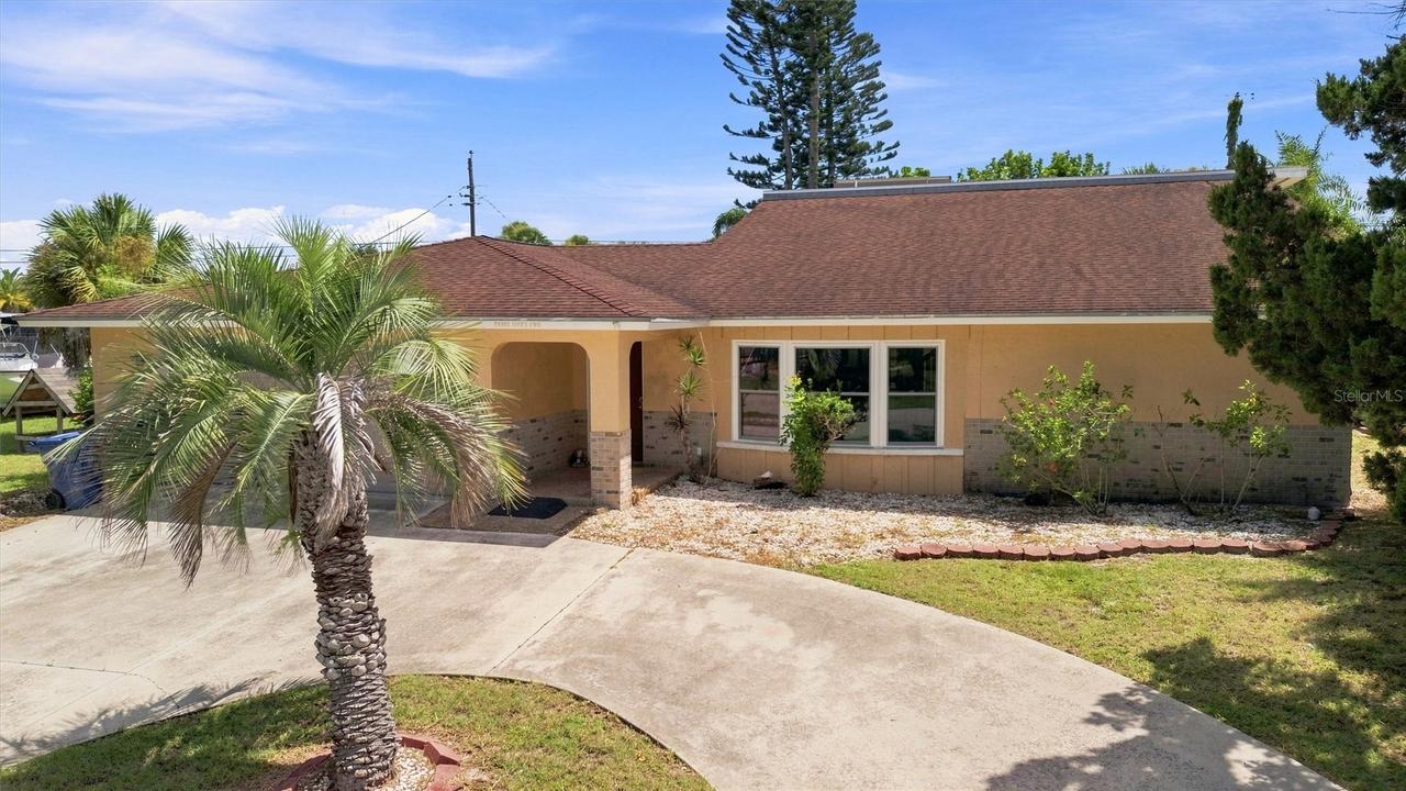 352 Lake Rd., Venice, FL 34293