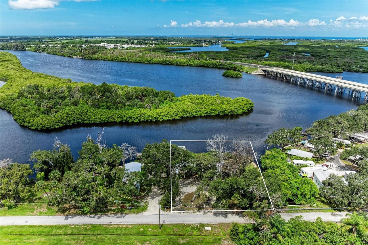 1609 Saffold Park Dr., Ruskin, FL 33570