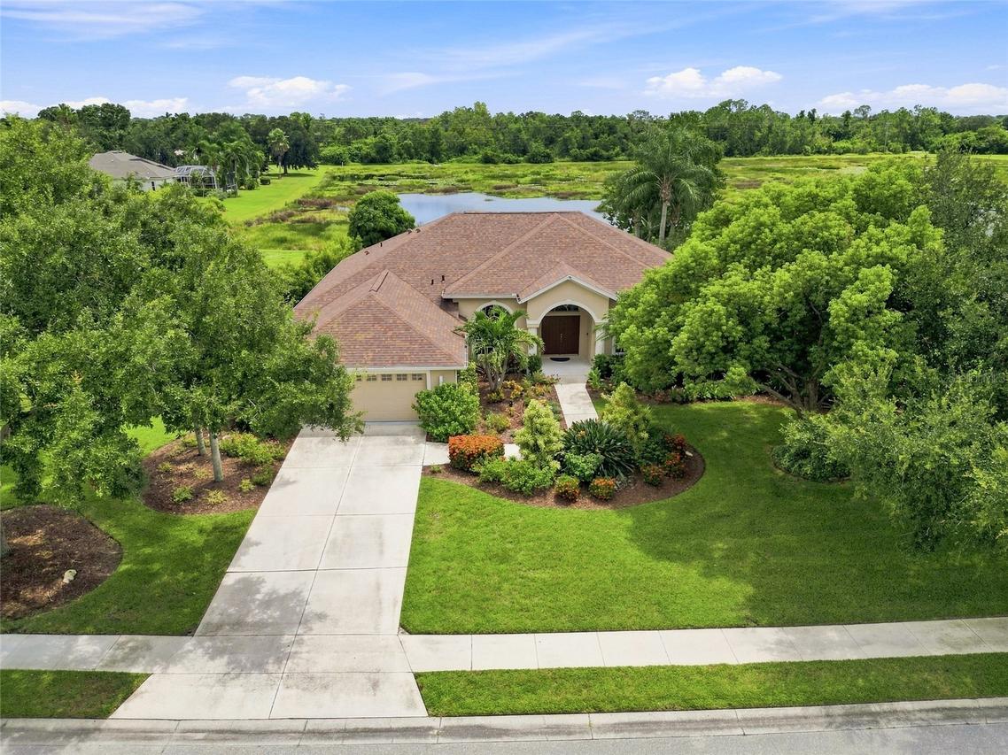 7215 Pine Valley St., Bradenton, FL 34202