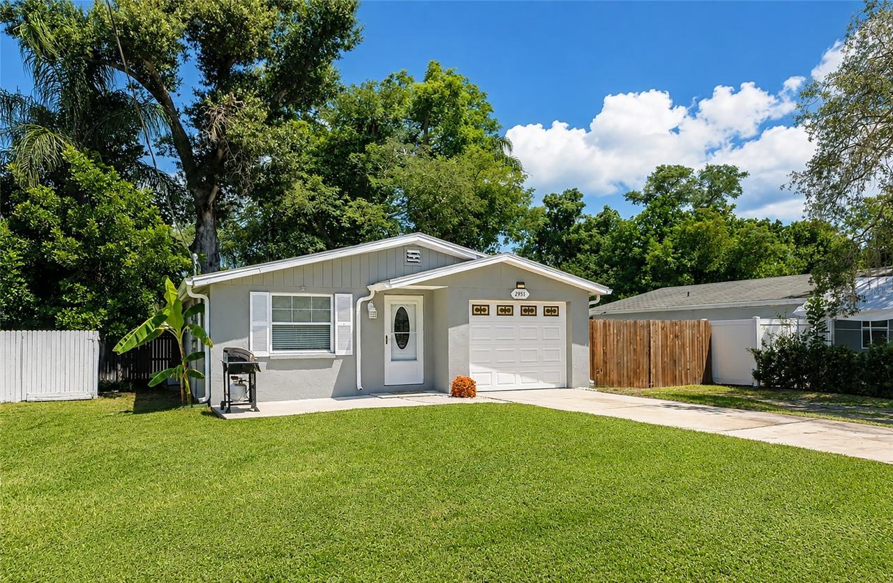 2951 Edgewood Ln., Sarasota, FL 34231