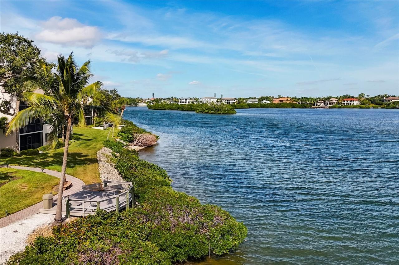 1900 Cove Ii Pl. #127, Sarasota, FL 34242