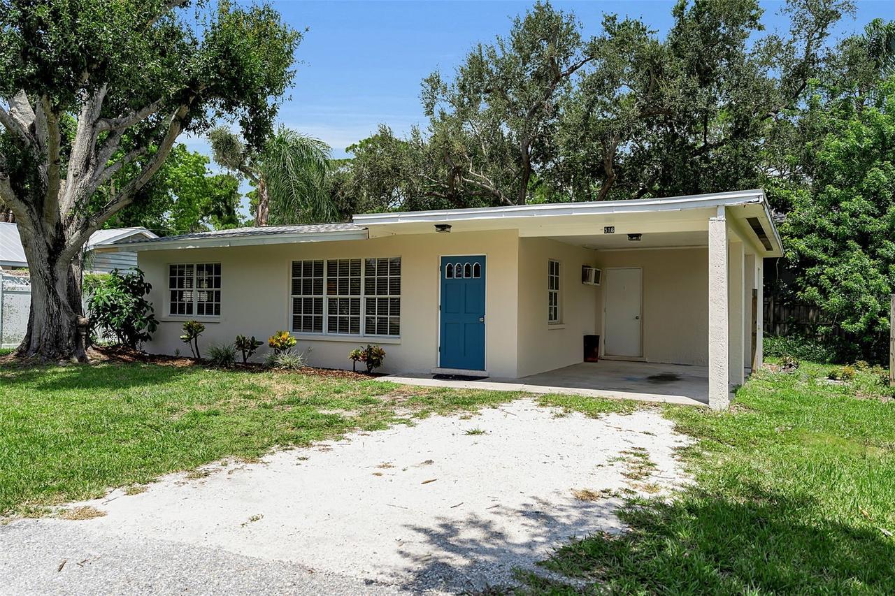 516 Laurel Rd., Nokomis, FL 34275