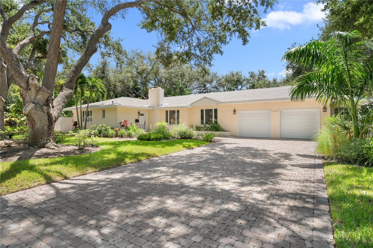 1722 North Dr., Sarasota, FL 34239