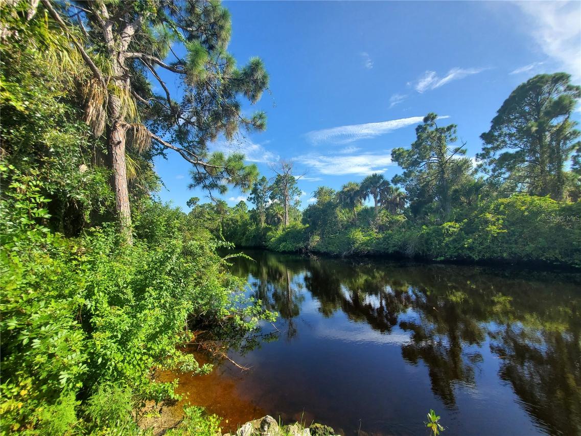 395 Ramblewood St., Port Charlotte, FL 33953