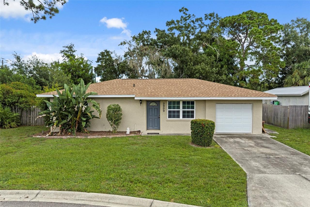 3909 Coleridge Pl., Sarasota, FL 34241