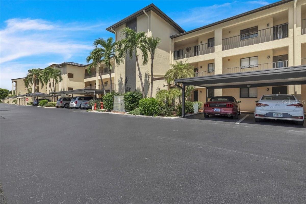 4719 SE 17th Pl. #105, Cape Coral, FL 33904