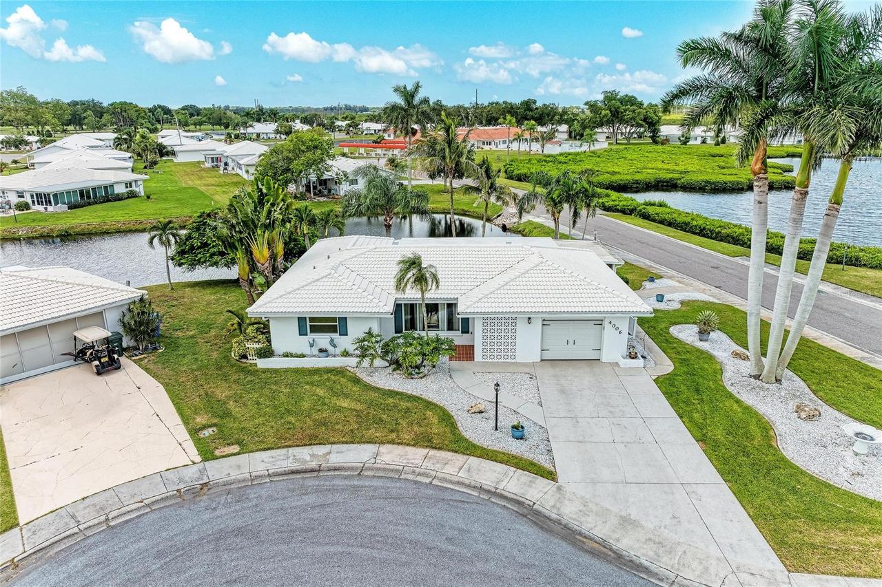 4006 Joyce Dr., Bradenton, FL 34208