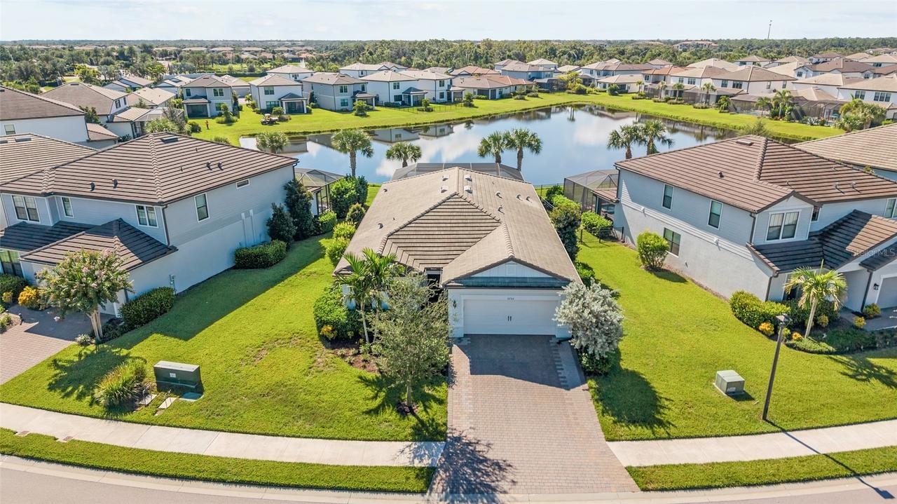5755 Bluestar Ct., Lakewood Ranch, FL 34211