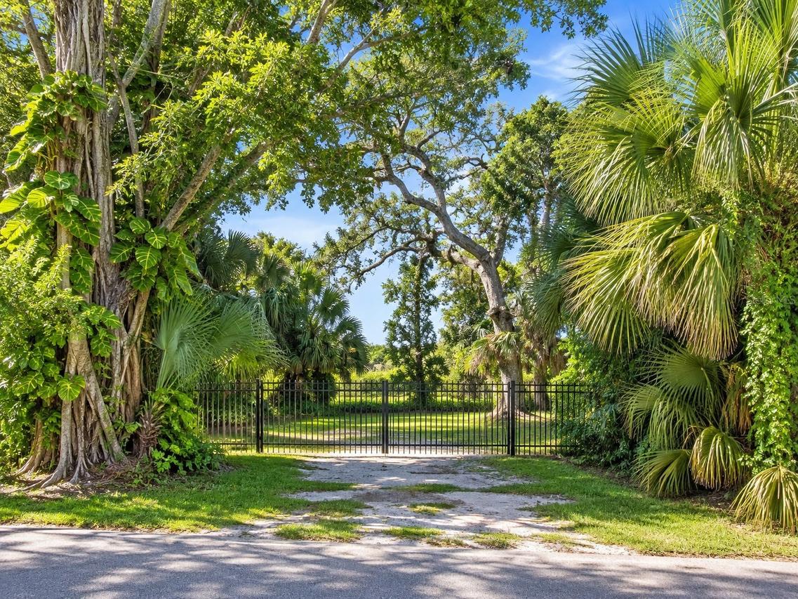 LOT 12 Montclair Dr., Sarasota, FL 34231