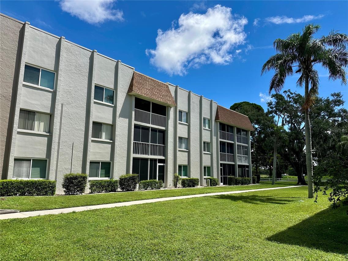 1330 Glen Oaks Dr. #370D, Sarasota, FL 34232