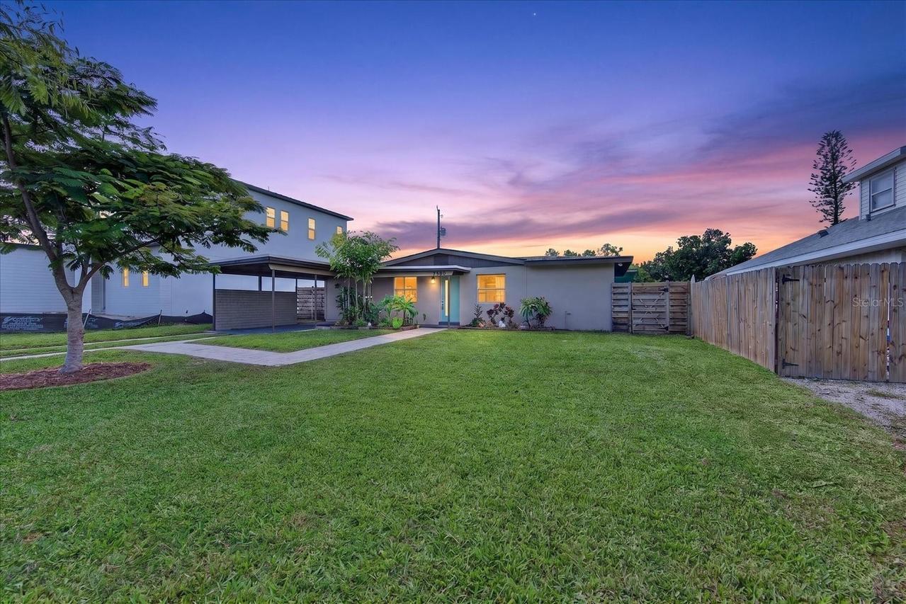 2350 Loma Linda St., Sarasota, FL 34239