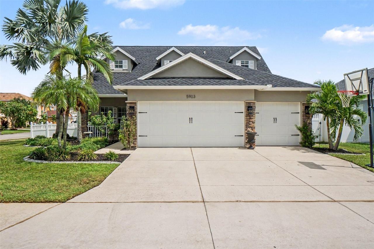 5903 53rd Ln., Bradenton, FL 34203