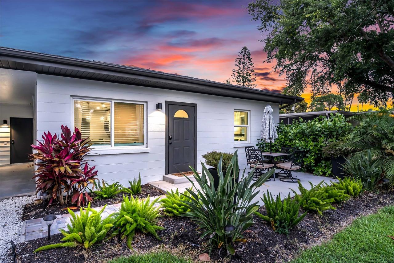 3231 New England St., Sarasota, FL 34231