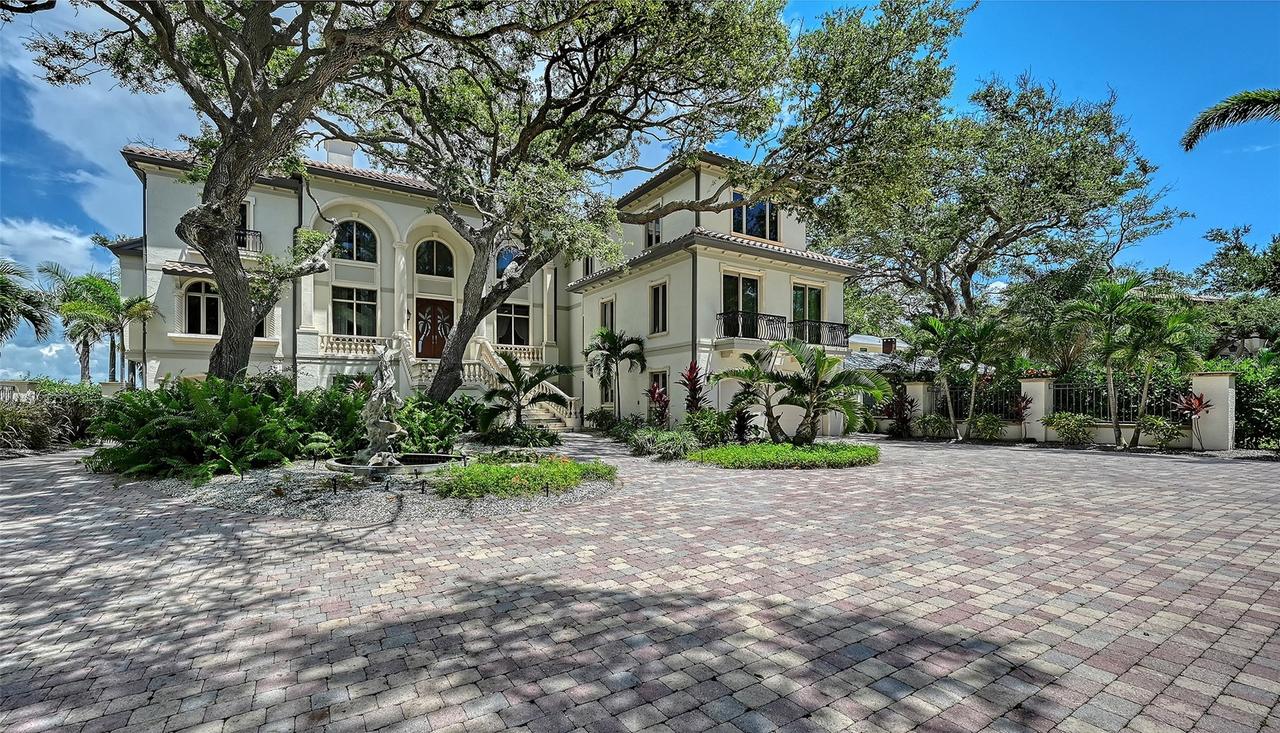 1216 N Casey Key Rd., Osprey, FL 34229