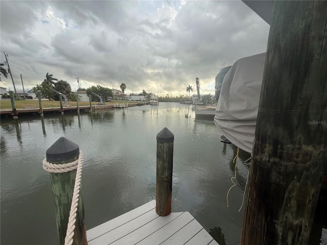 3881 Areca Dr., St James City, FL 33956