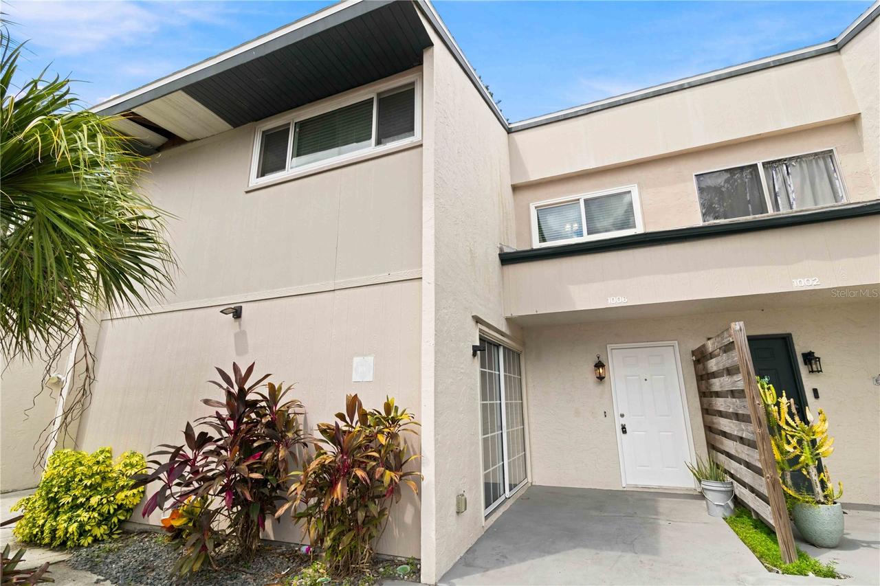 1006 Longfellow Ct., Sarasota, FL 34243