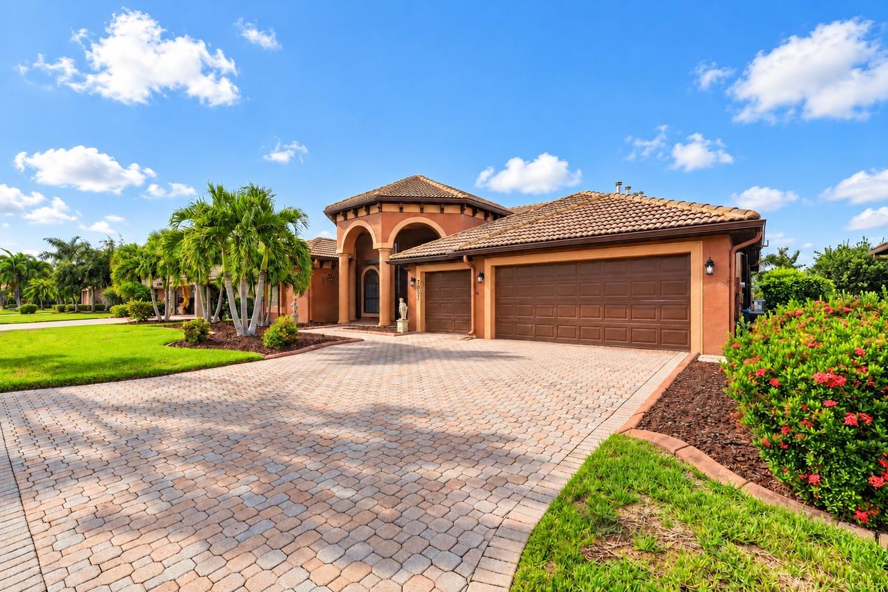 7007 74th Street Cir., Bradenton, FL 34203
