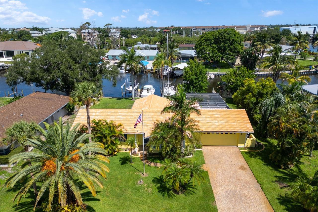 133 Holly Ave., Sarasota, FL 34243