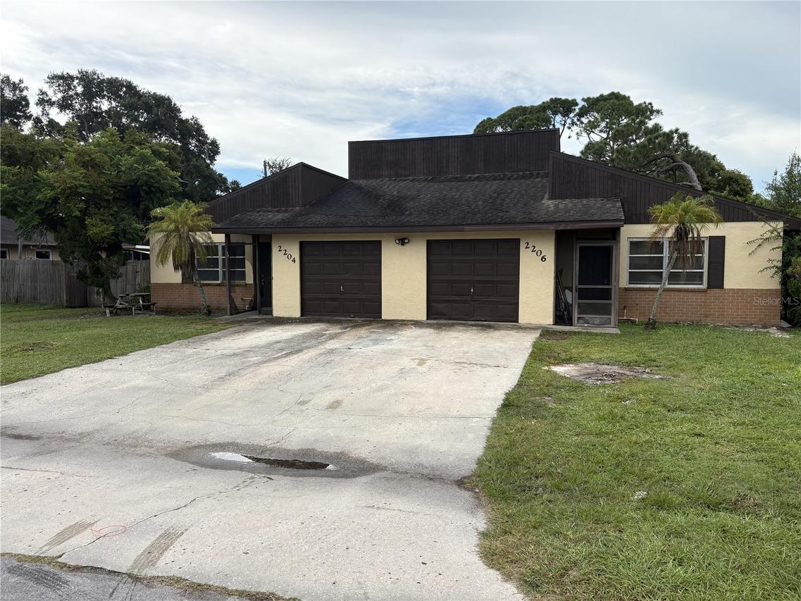 2204 54th Avenue Dr., Bradenton, FL 34207