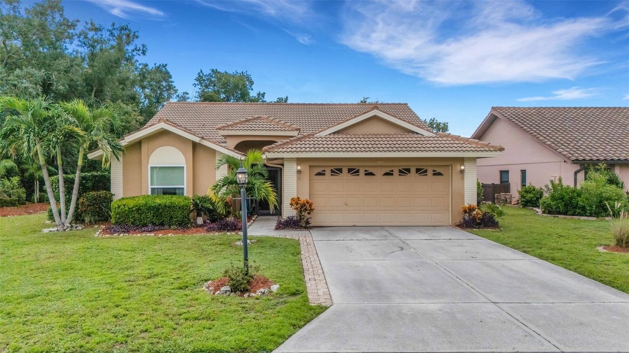 6104 Nicole Dr., Sarasota, FL 34243