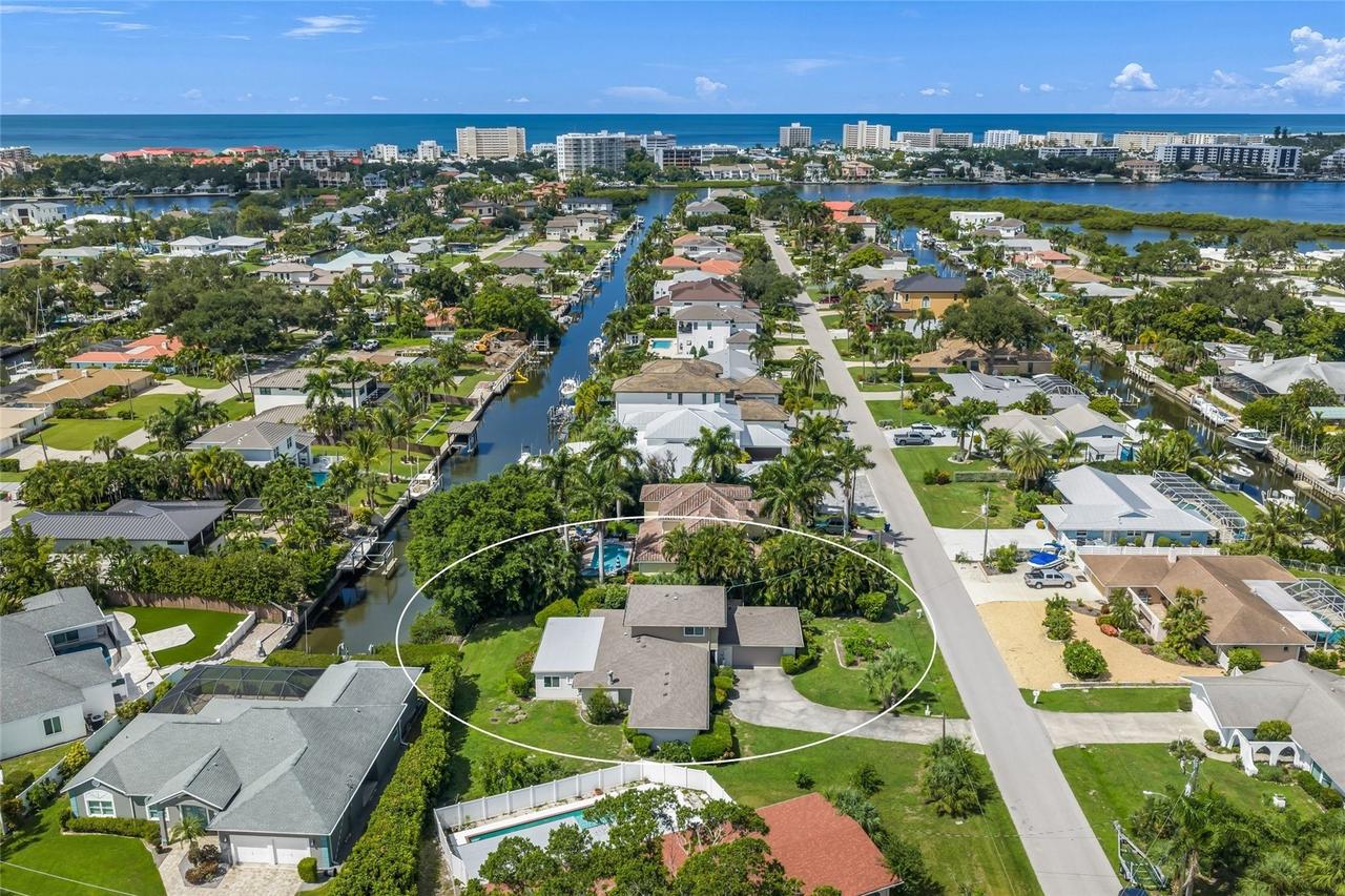 1820 Stanford Ln., Sarasota, FL 34231