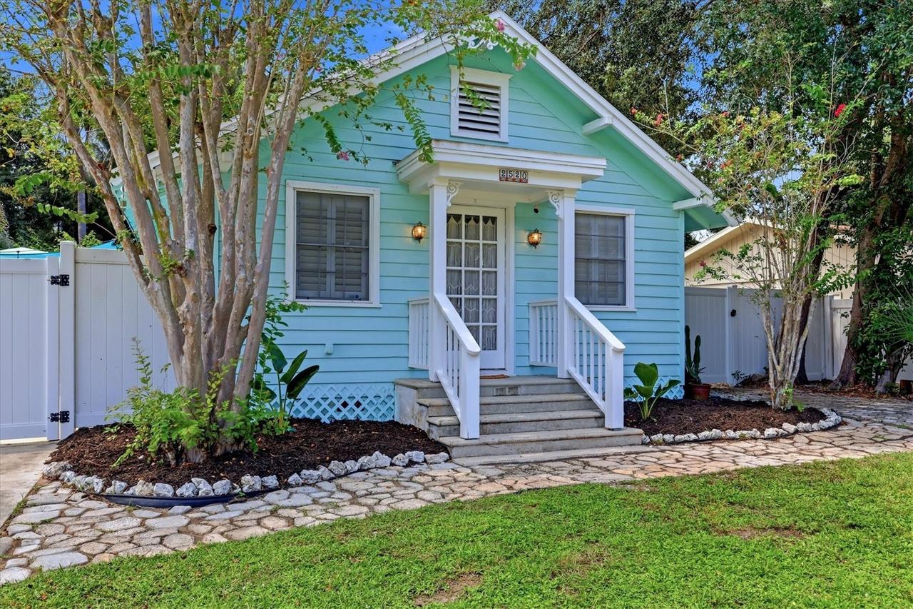 2520 Huntington Ave., Sarasota, FL 34232