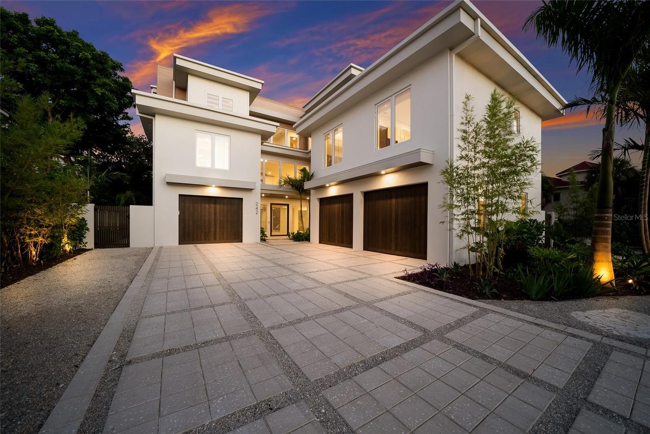 242 Lakeview Dr., Anna Maria, FL 34216