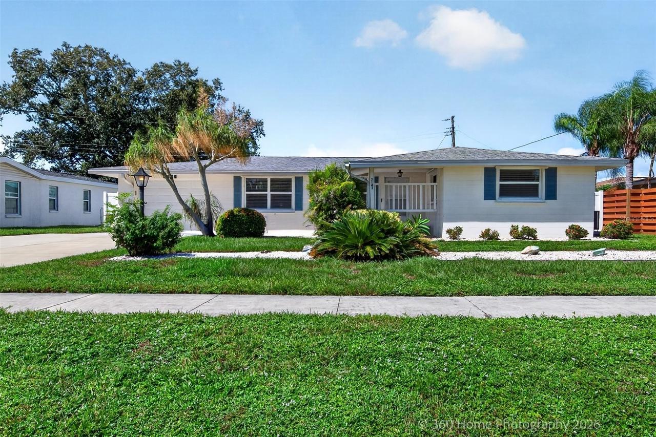 3141 Regatta Cir., Sarasota, FL 34231