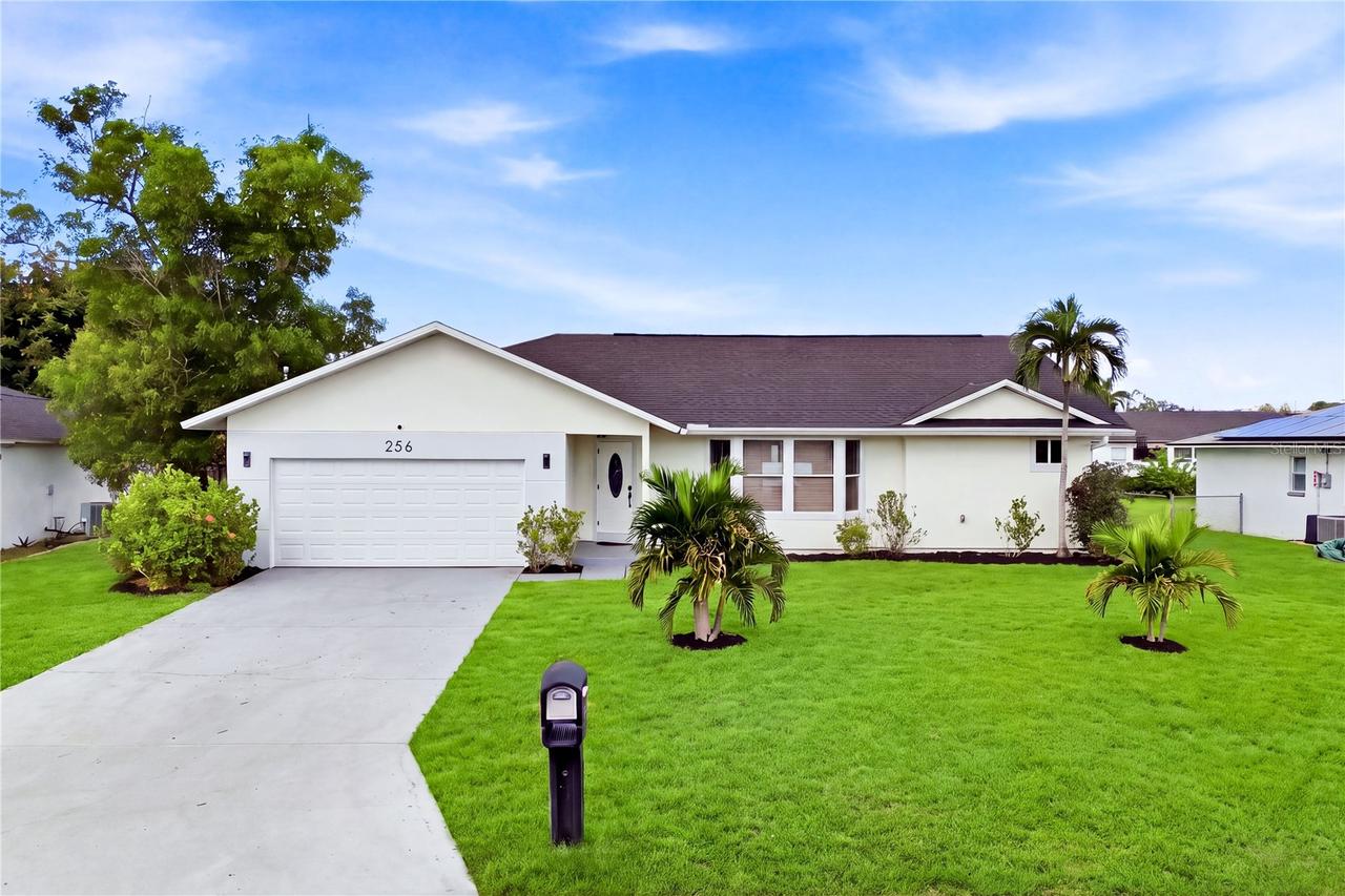 256 SE Santa Barbara Pl., Cape Coral, FL 33990