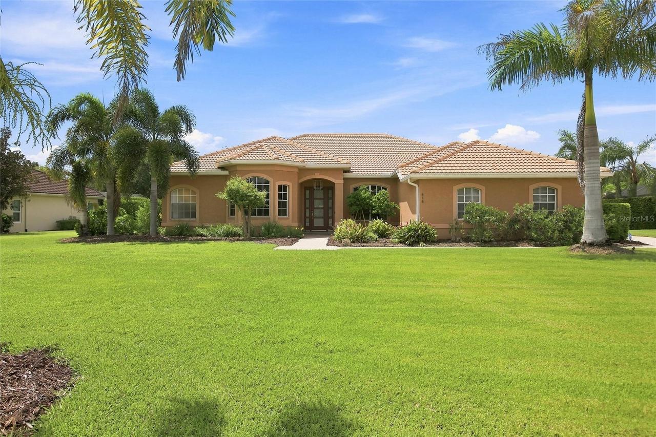 616 Country Meadows Way, Bradenton, FL 34212