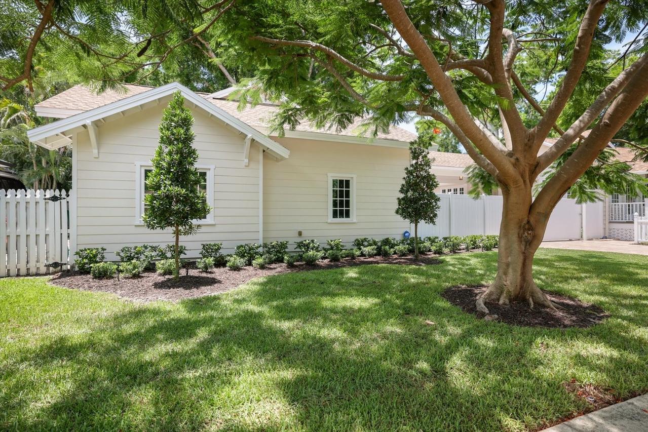 1862 Prospect St., Sarasota, FL 34239