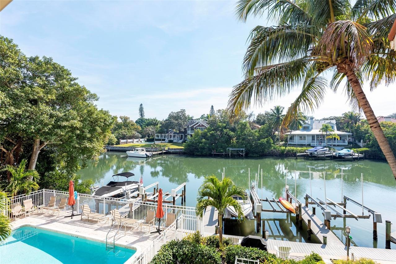870 Hudson Ave., Sarasota, FL 34236