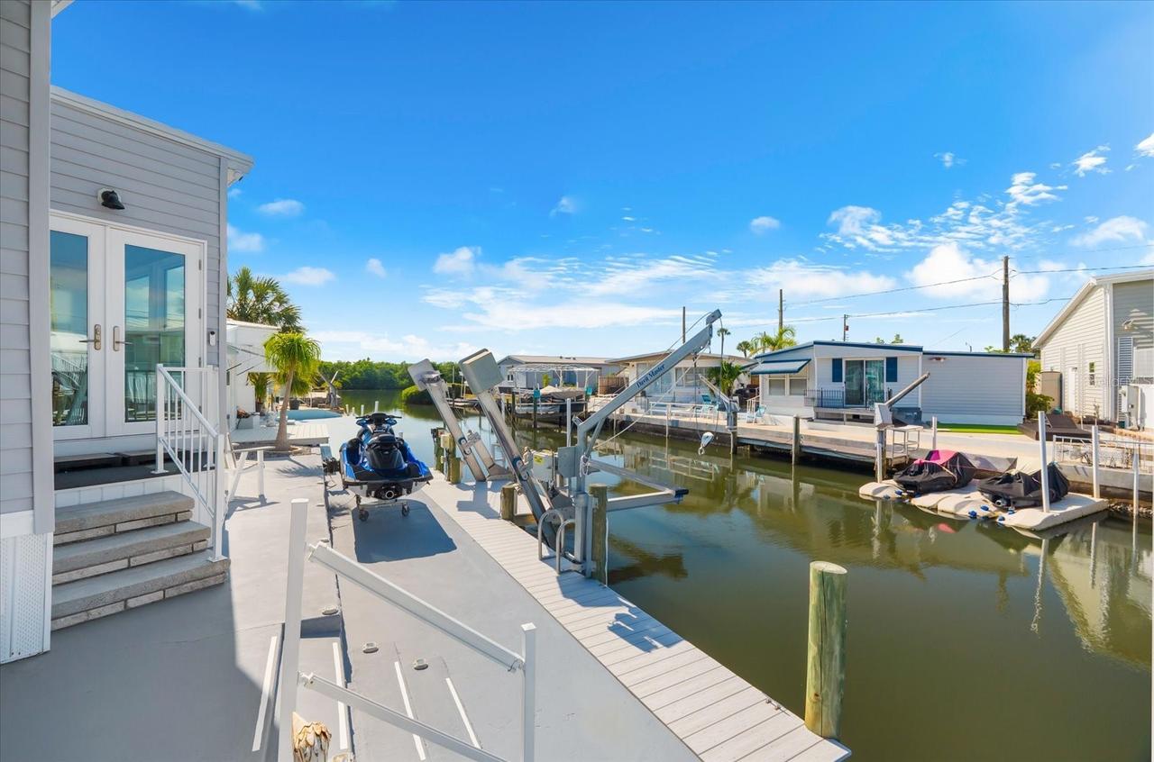 6922 E Bayou Ln., Bradenton, FL 34207