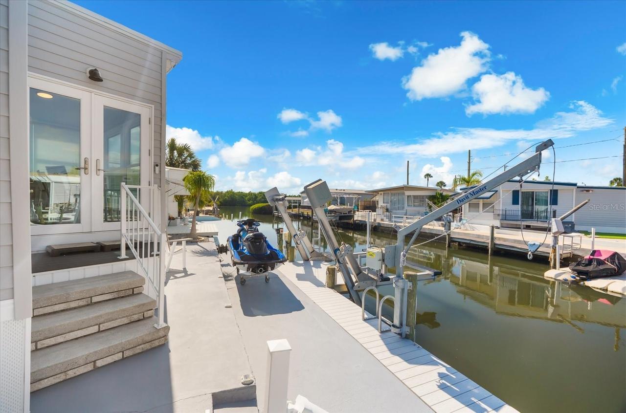 6922 E Bayou Ln., Bradenton, FL 34207