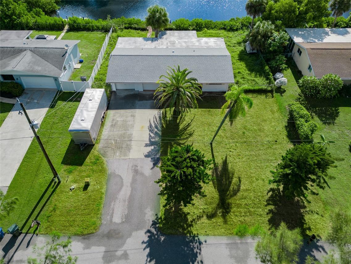 605 Barnes Pkwy., Nokomis, FL 34275