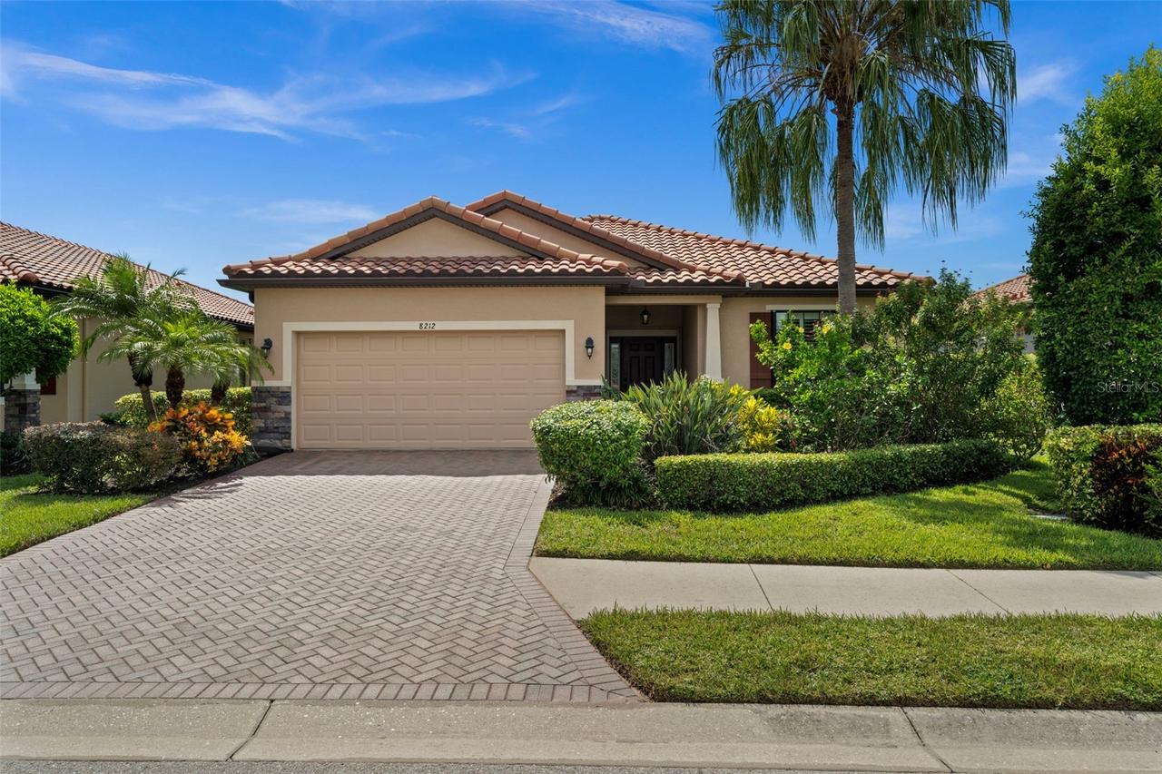 8212 36th St., Sarasota, FL 34243