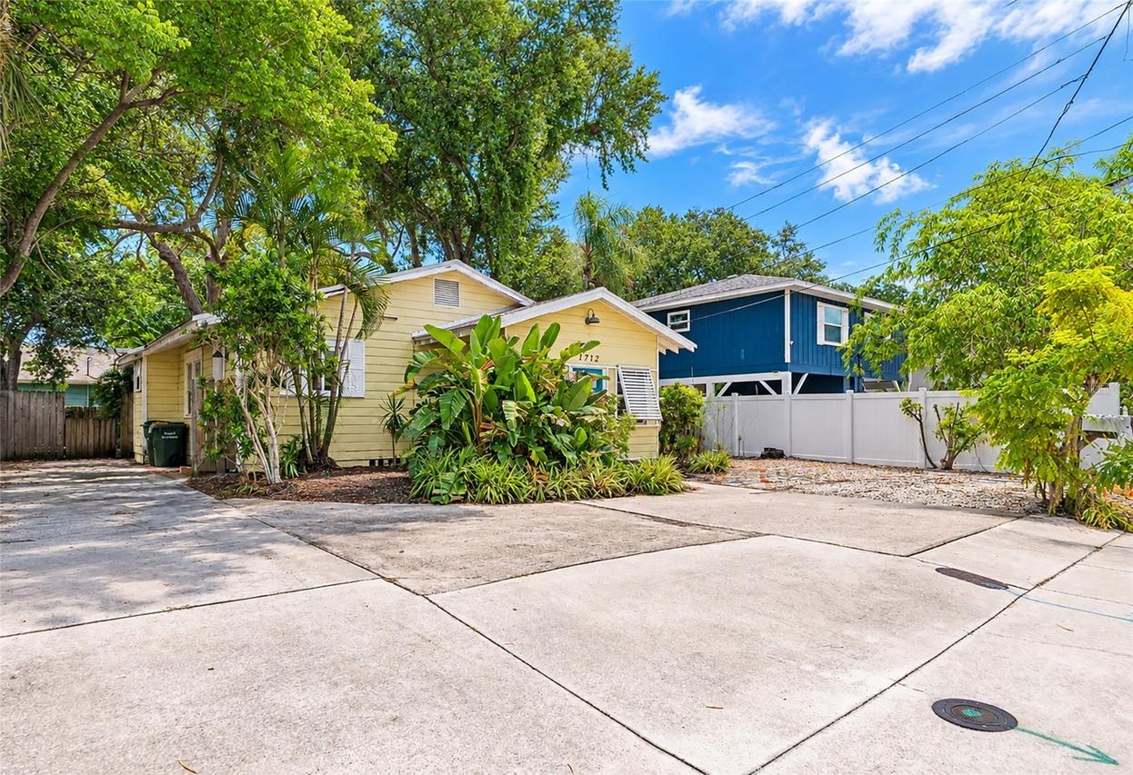 1712 Siesta Dr., Sarasota, FL 34239