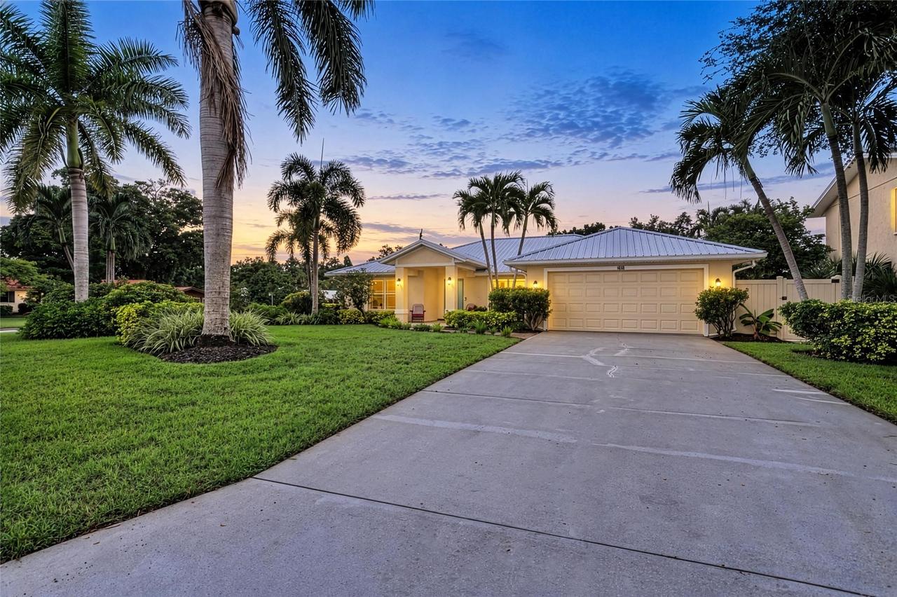 7620 2nd Ave., Bradenton, FL 34209