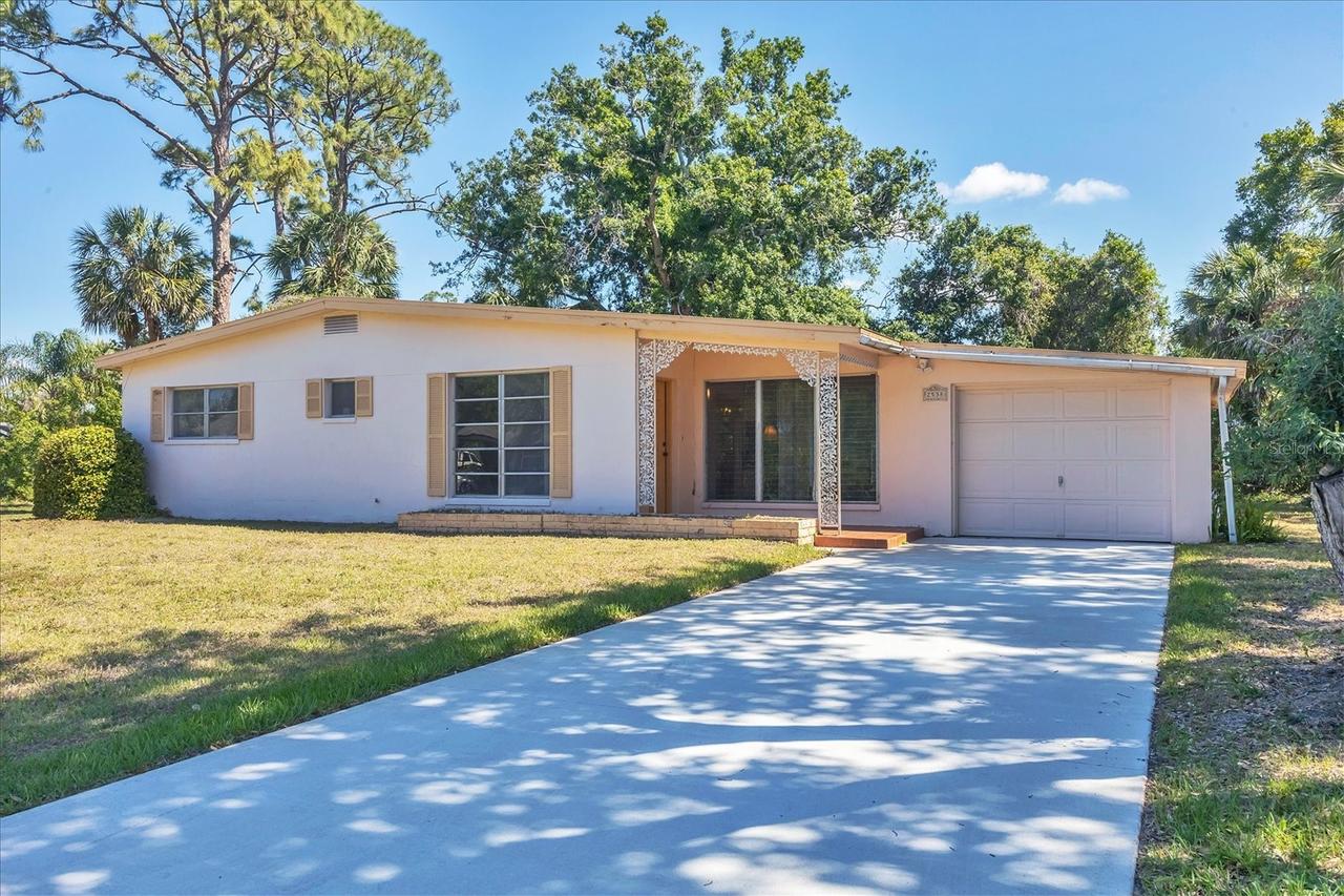 2538 Lakeshore Cir., Port Charlotte, FL 33952