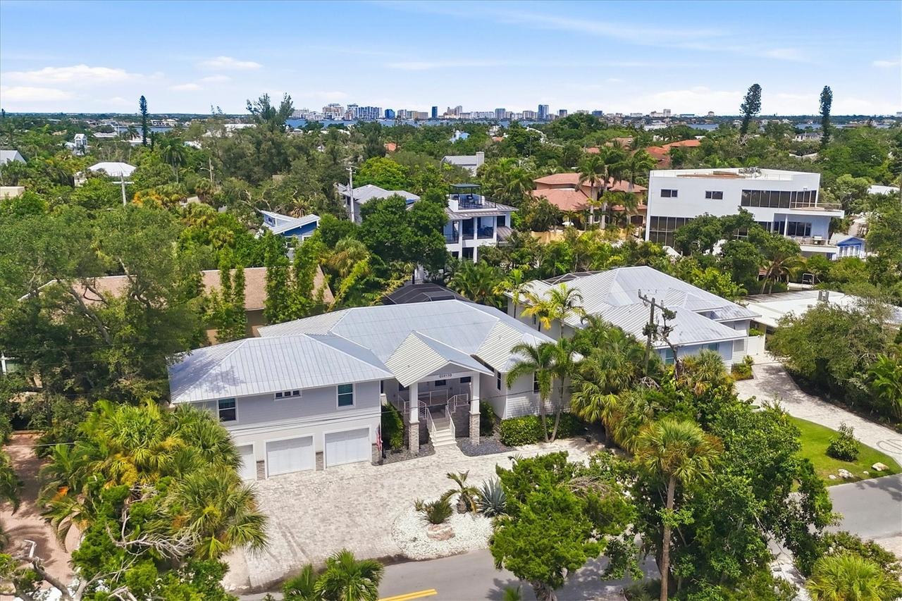 3913 Roberts Point Rd., Sarasota, FL 34242