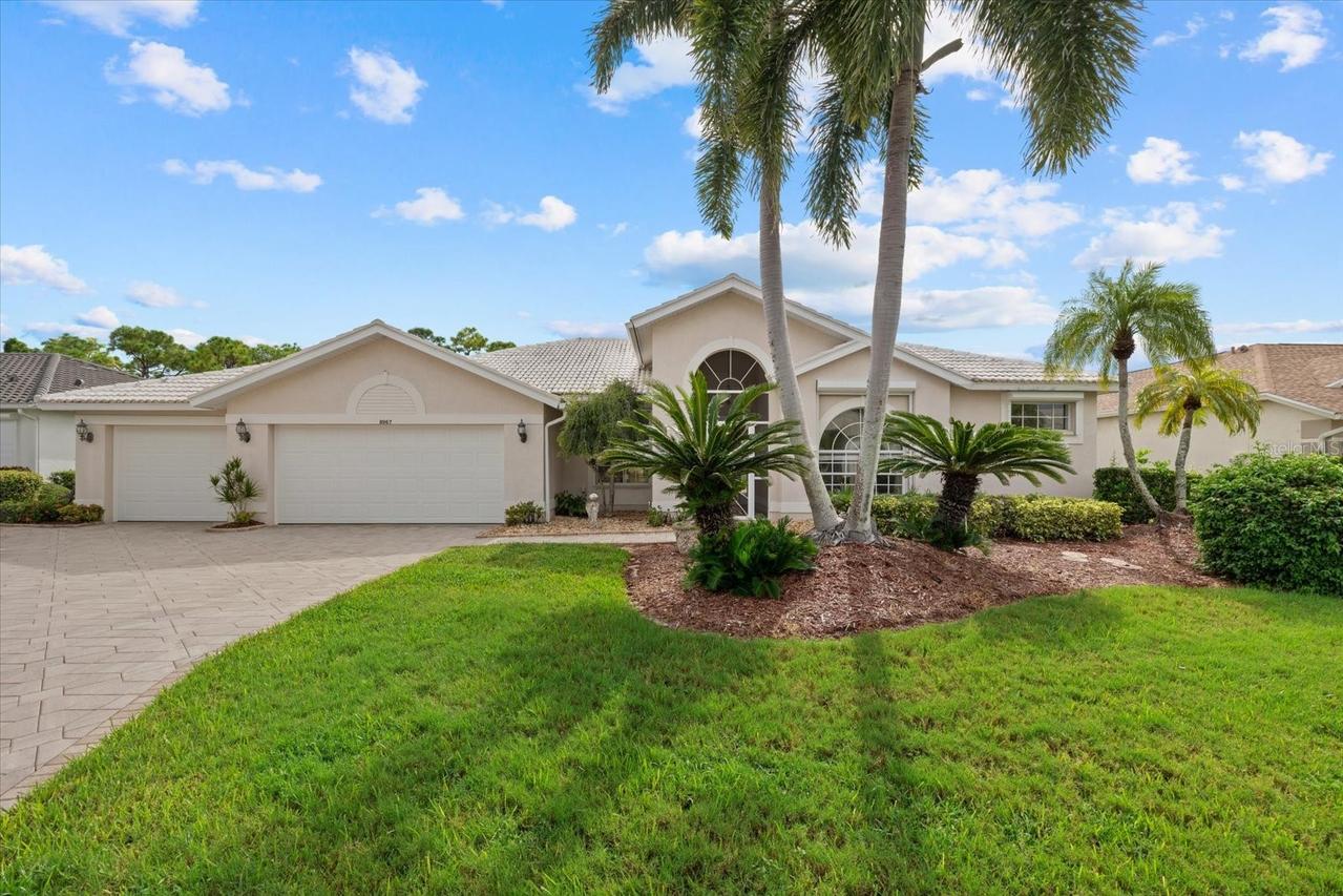 8967 Grey Oaks Ave., Sarasota, FL 34238