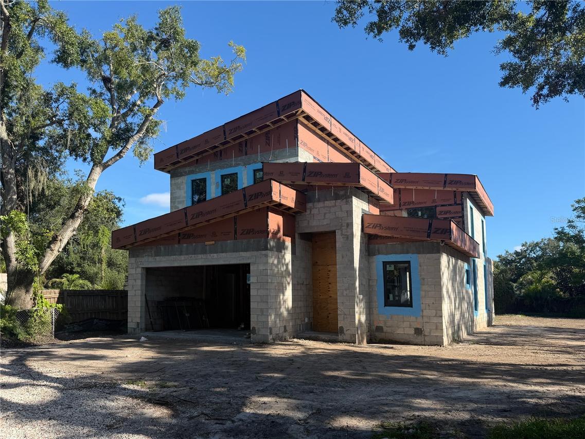 2420 Novus St., Sarasota, FL 34237