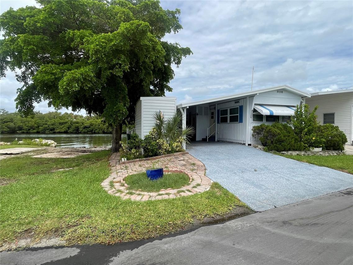 193 Jet Dr., Palmetto, FL 34221
