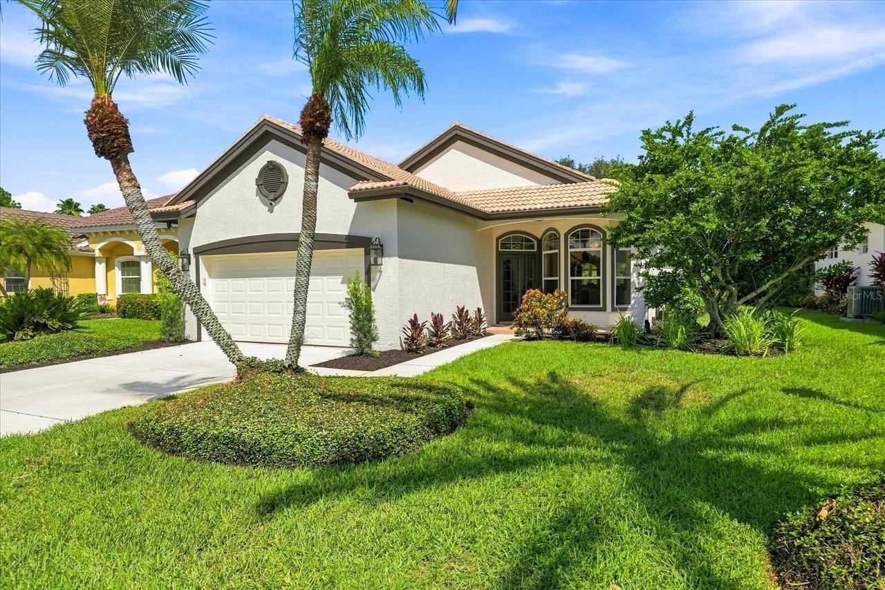 10209 Silverado Cir., Bradenton, FL 34202