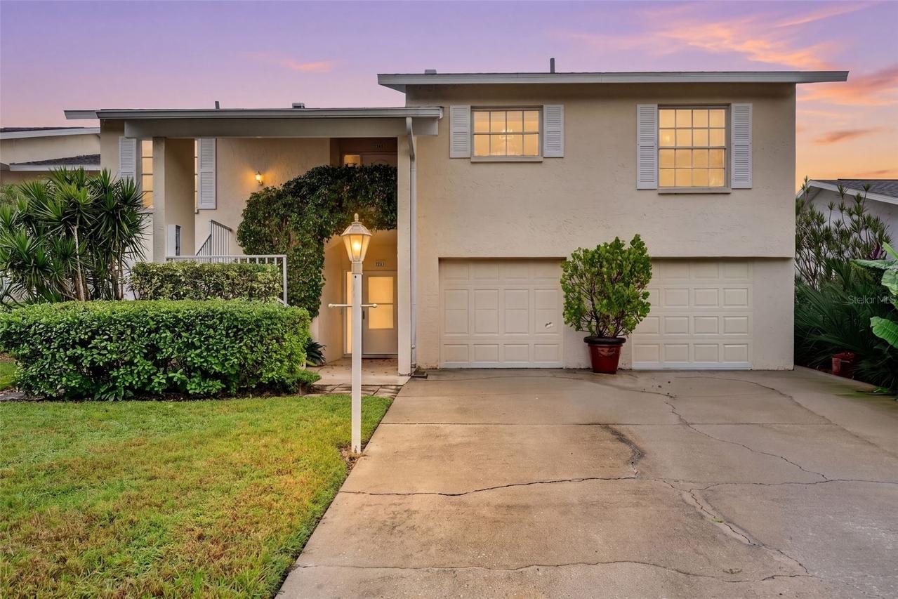7283 Eleanor Cir., Sarasota, FL 34243