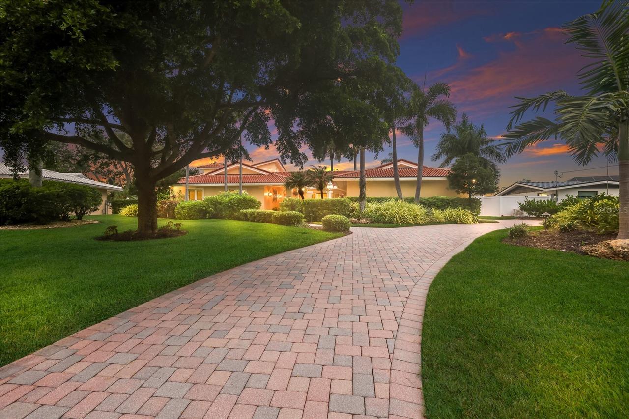 7208 19th Ave., Bradenton, FL 34209