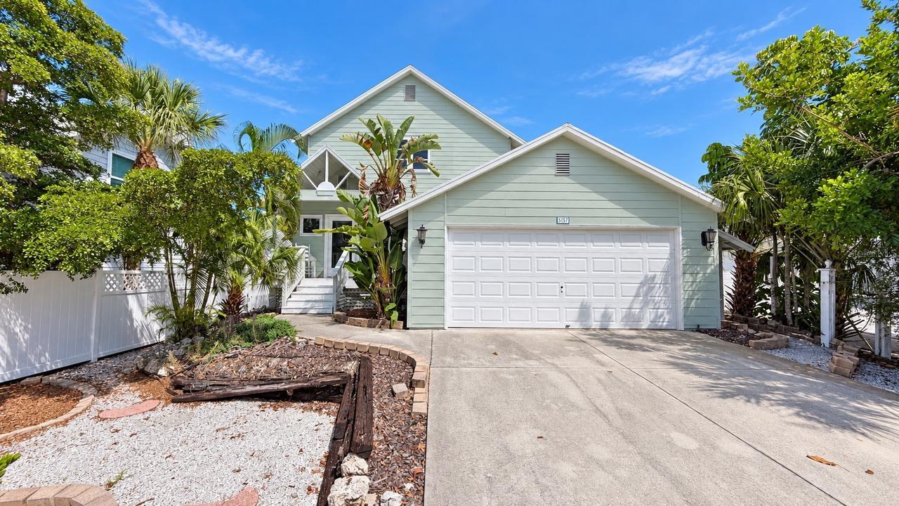 5157 Sandy Beach Ave., Sarasota, FL 34242