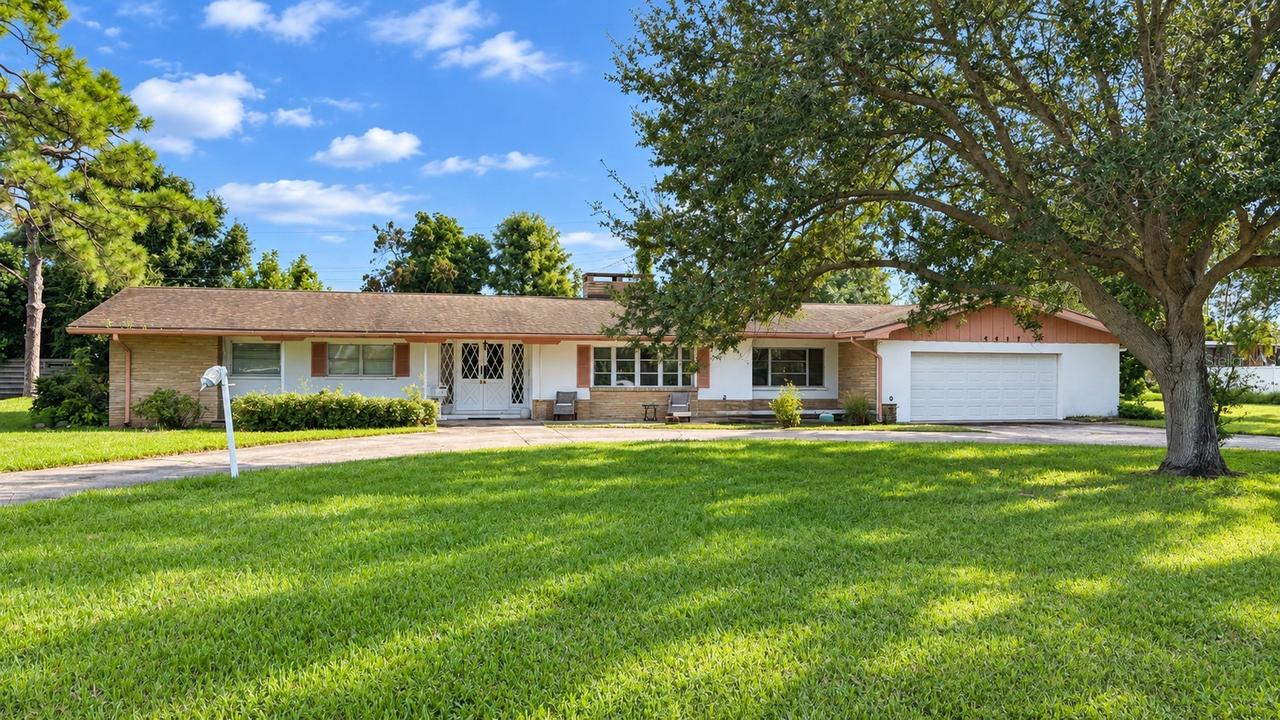 4417 17th Ave., Bradenton, FL 34209